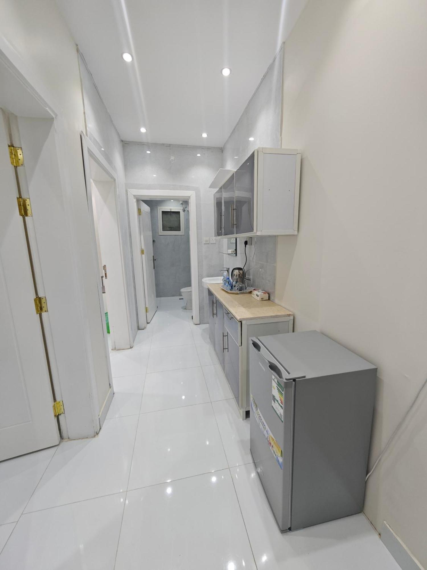 Yaqoot Al Madina Suites Al Awali Экстерьер фото