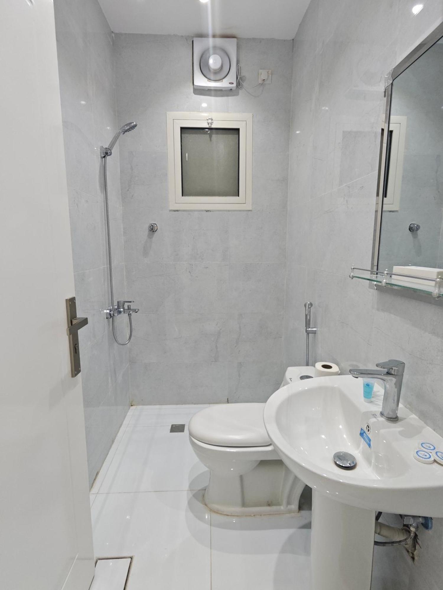 Yaqoot Al Madina Suites Al Awali Экстерьер фото